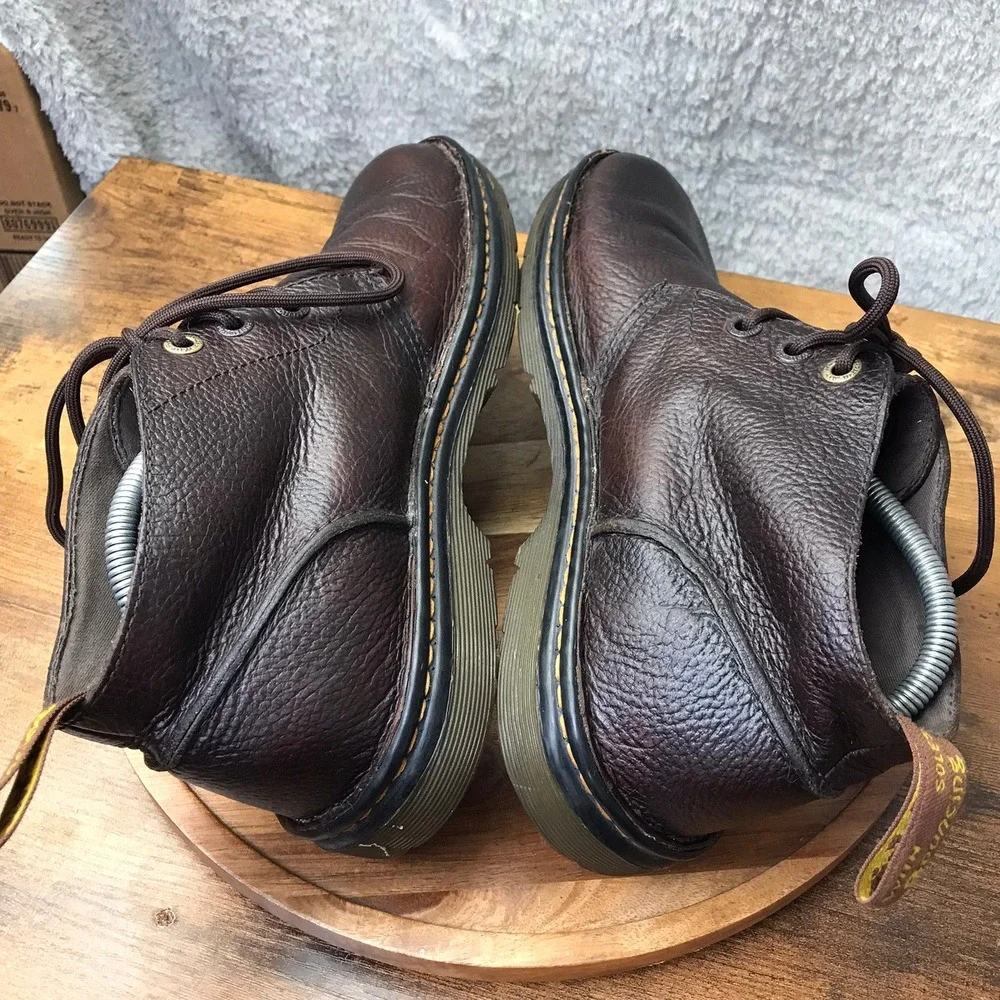Dr. Martens Chukka Boots M 9 L 10 Brown Pebbled Leather AirWair Slip Resistant